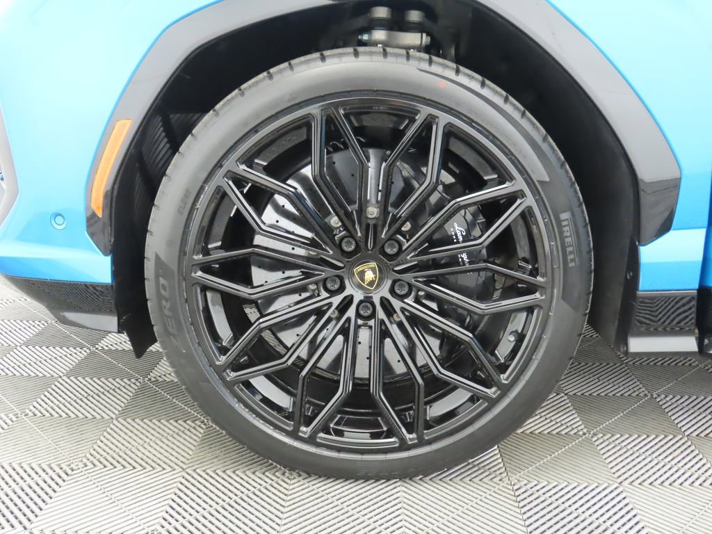 Used 2025 Lamborghini Urus SE image 28