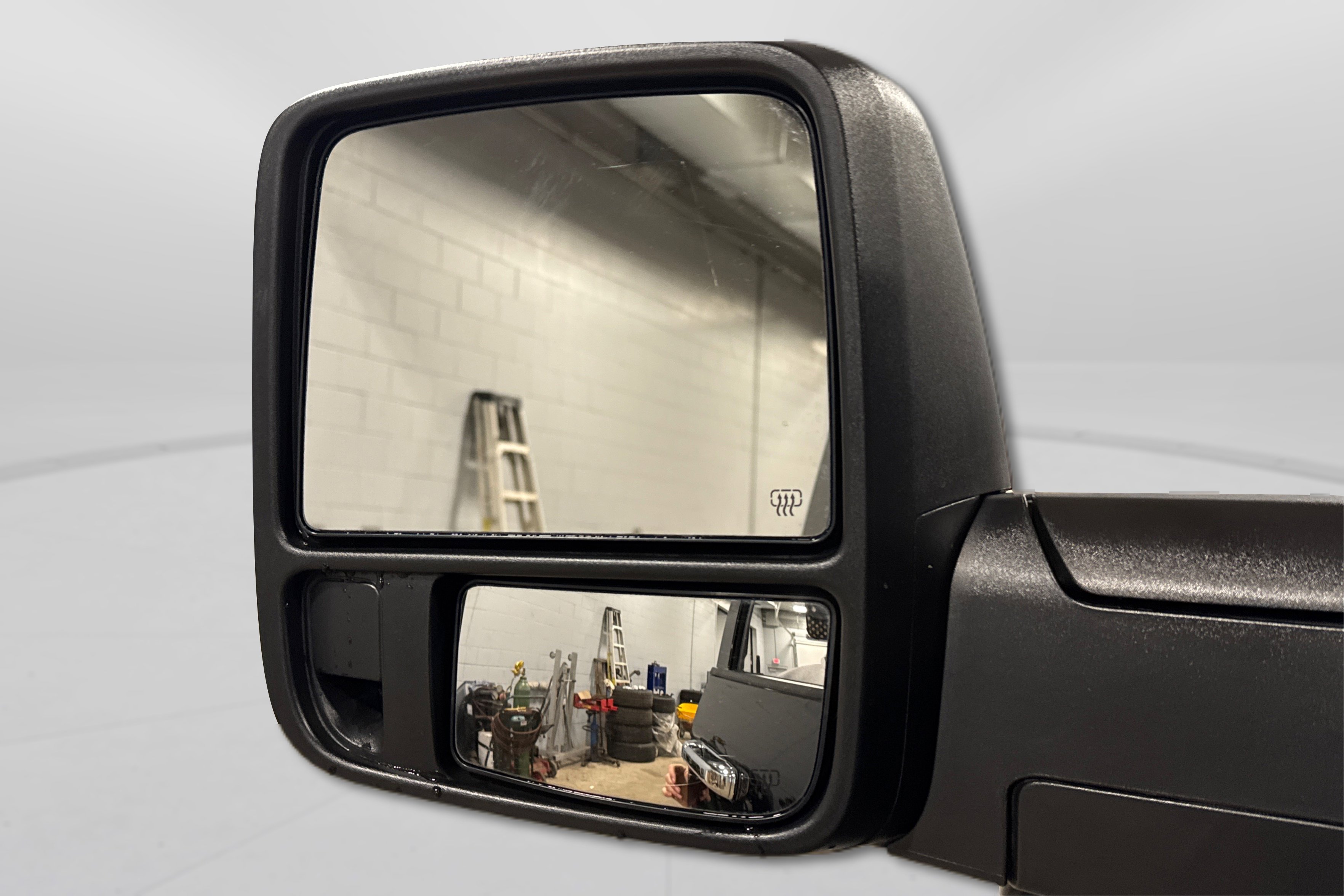 Used 2024 RAM 2500 Tradesman w/ Chrome Appearance Group image 17