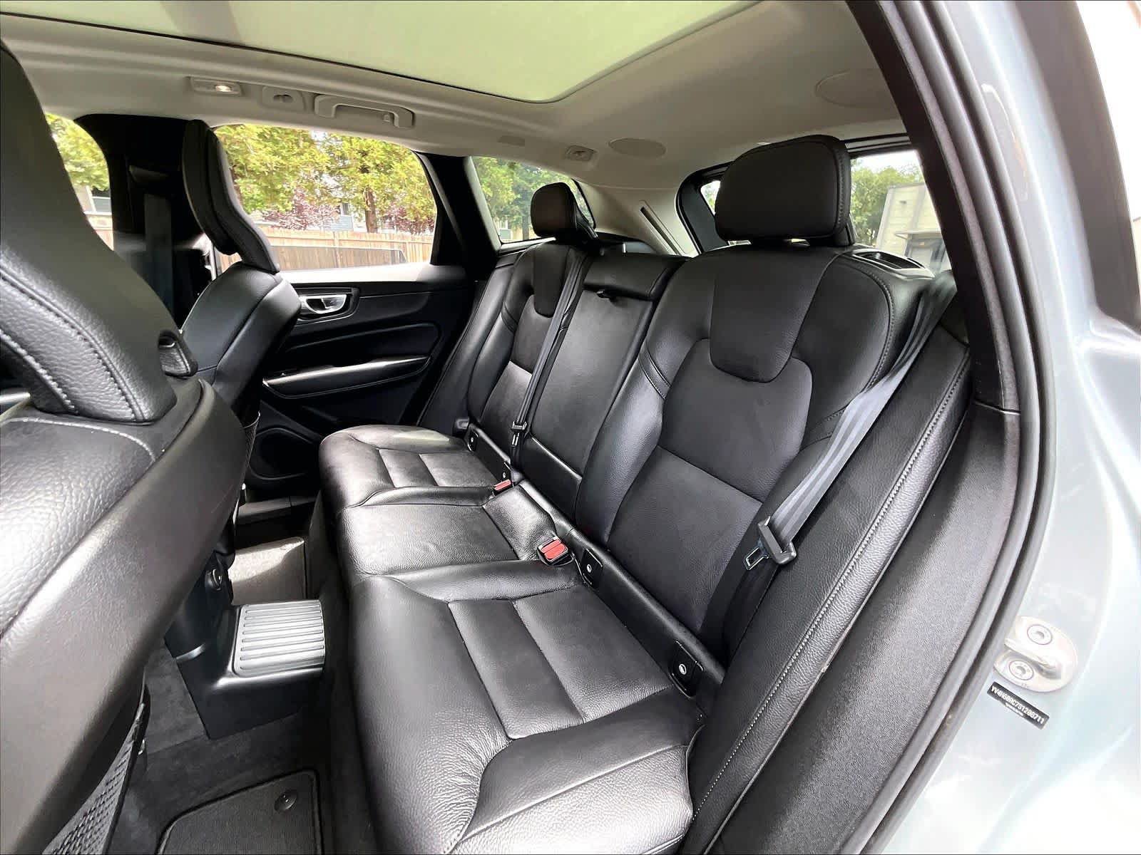 Used 2025 Volvo XC60 T8 Plus AWD/4WD image 29