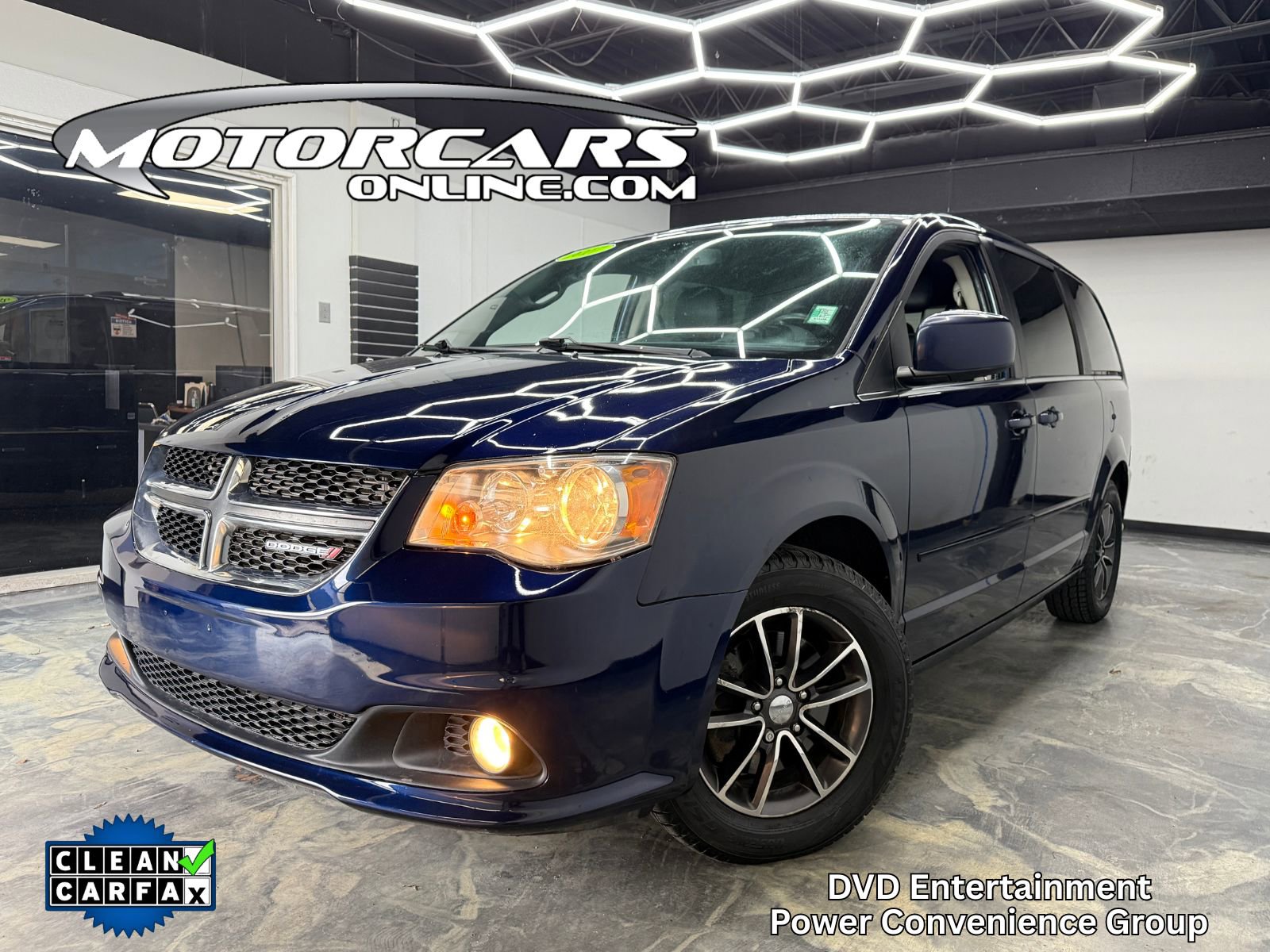 Used 2017 Dodge Grand Caravan SE image 1