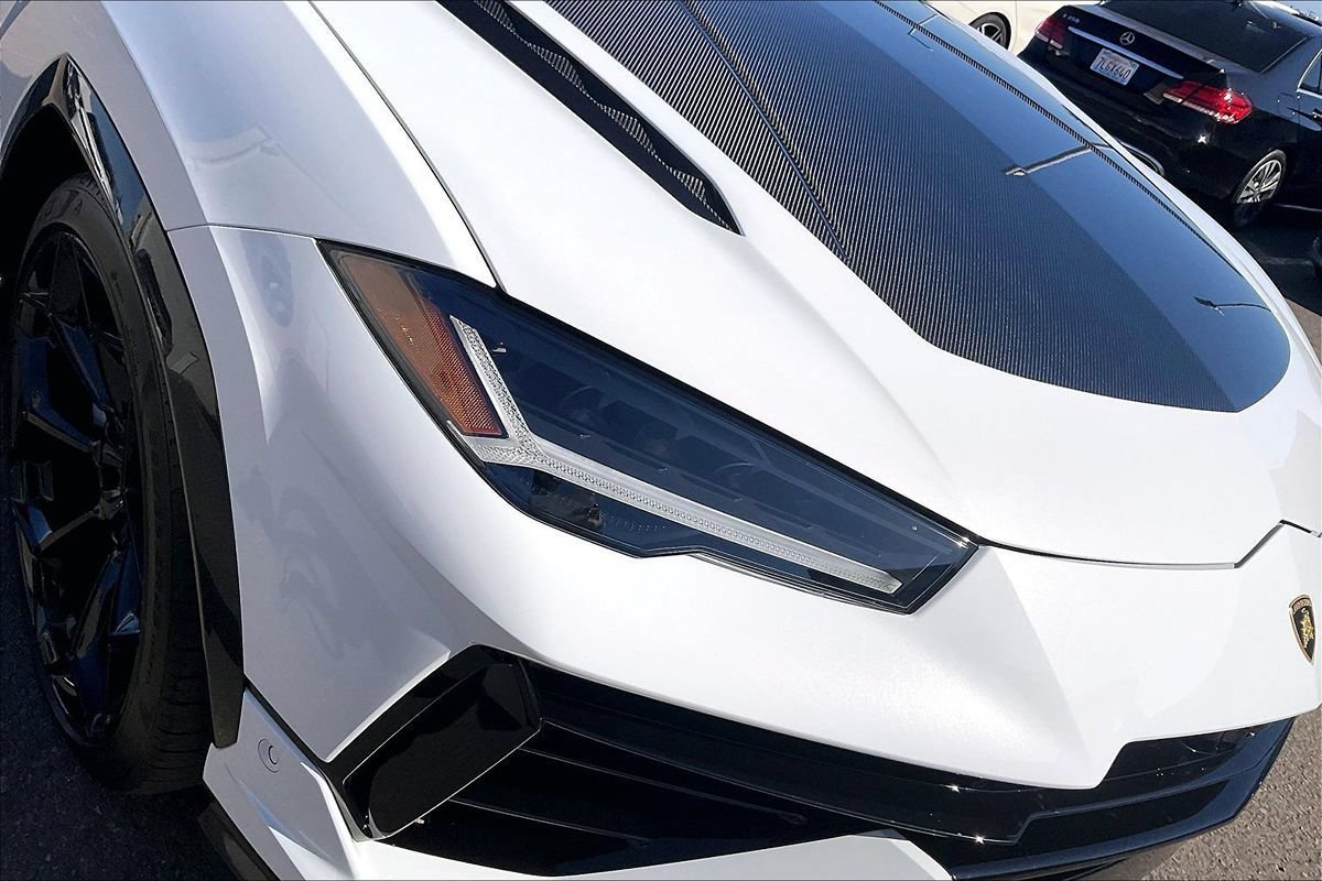Used 2023 Lamborghini Urus Performante AWD/4WD image 6
