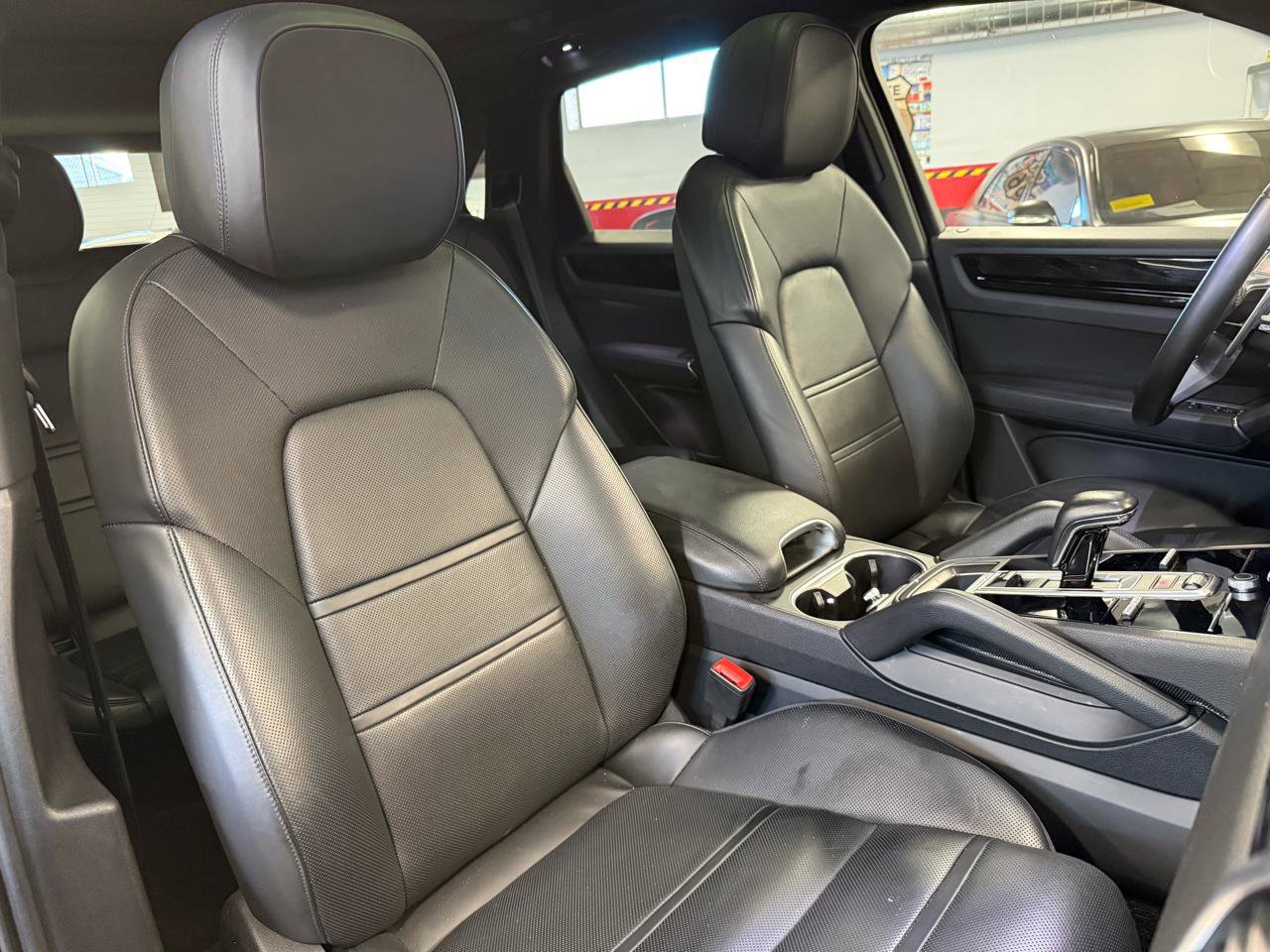 Used 2022 Porsche Cayenne Platinum Edition AWD/4WD image 39