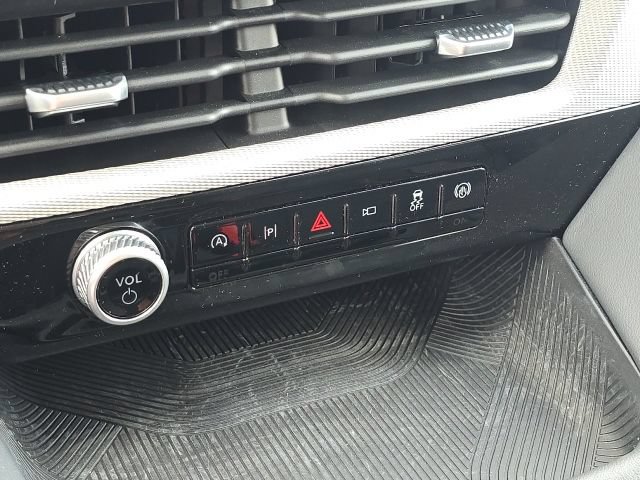 Used 2025 Ford Explorer Active RWD image 36