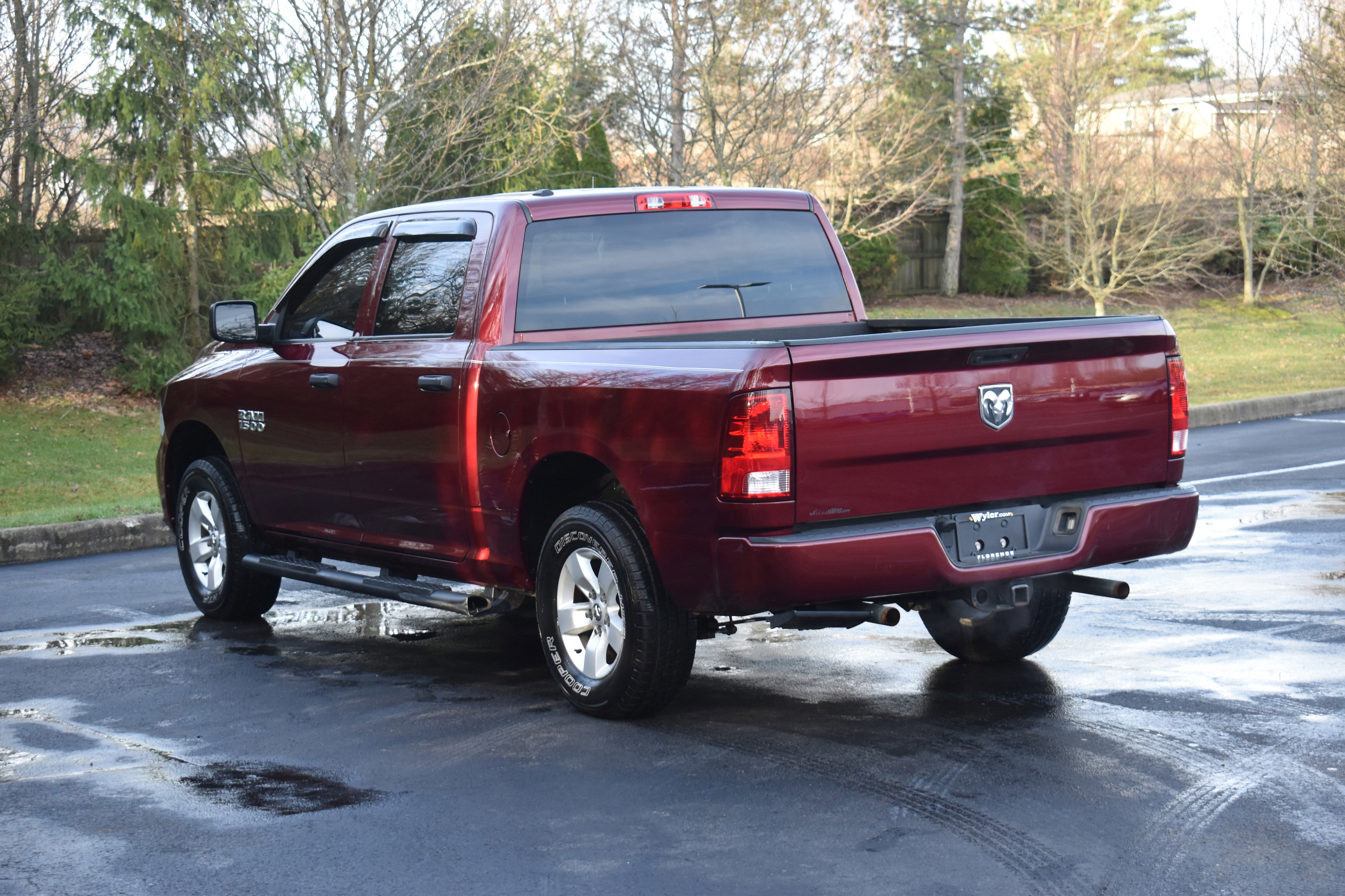 Used 2017 RAM 1500 Express RWD image 25