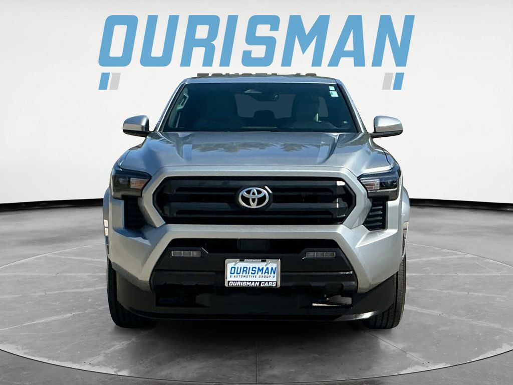 Certified 2025 Toyota Tacoma SR5 AWD/4WD image 2