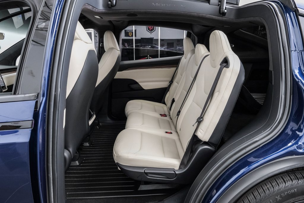 Used 2022 Tesla Model X image 47