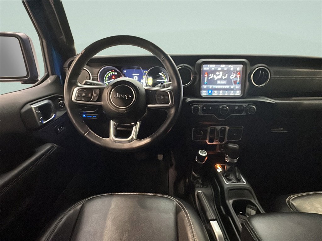 Used 2022 Jeep Wrangler Unlimited Sahara w/ Cold Weather Group image 19