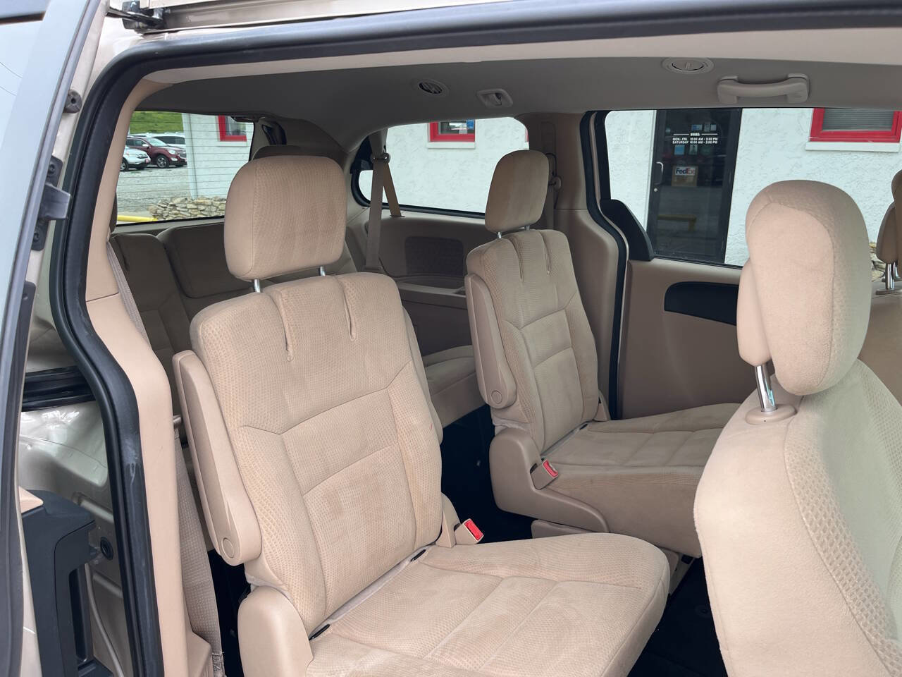 Used 2015 Dodge Grand Caravan SXT w/ UConnect Hands-Free Group image 15