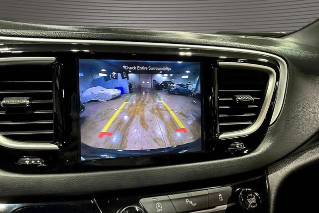 Used 2020 Chrysler Pacifica Touring-L Plus w/ S Appearance Package FWD image 13
