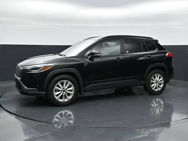 Used 2023 Toyota Corolla Cross LE w/ Moonroof Package AWD/4WD image 6
