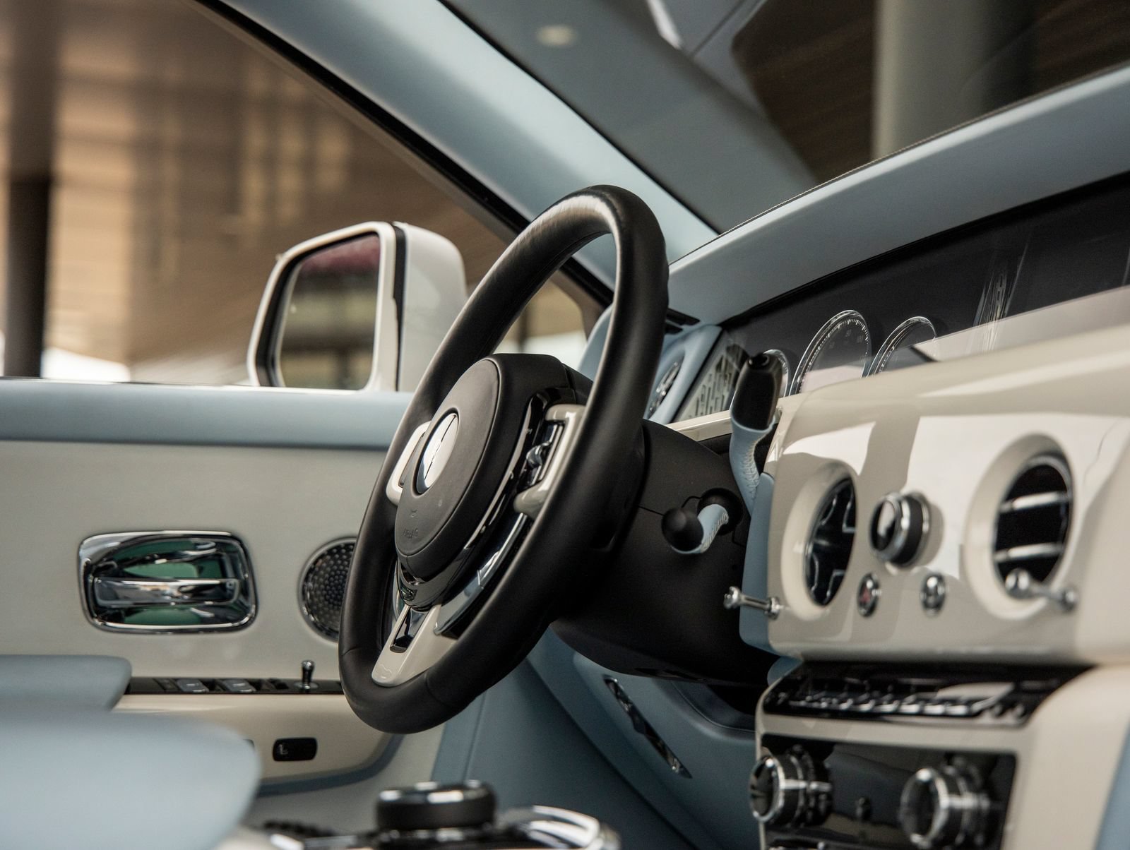 Used 2023 Rolls-Royce Phantom Extended Wheelbase w/ Leather Finishing Pack RWD image 66