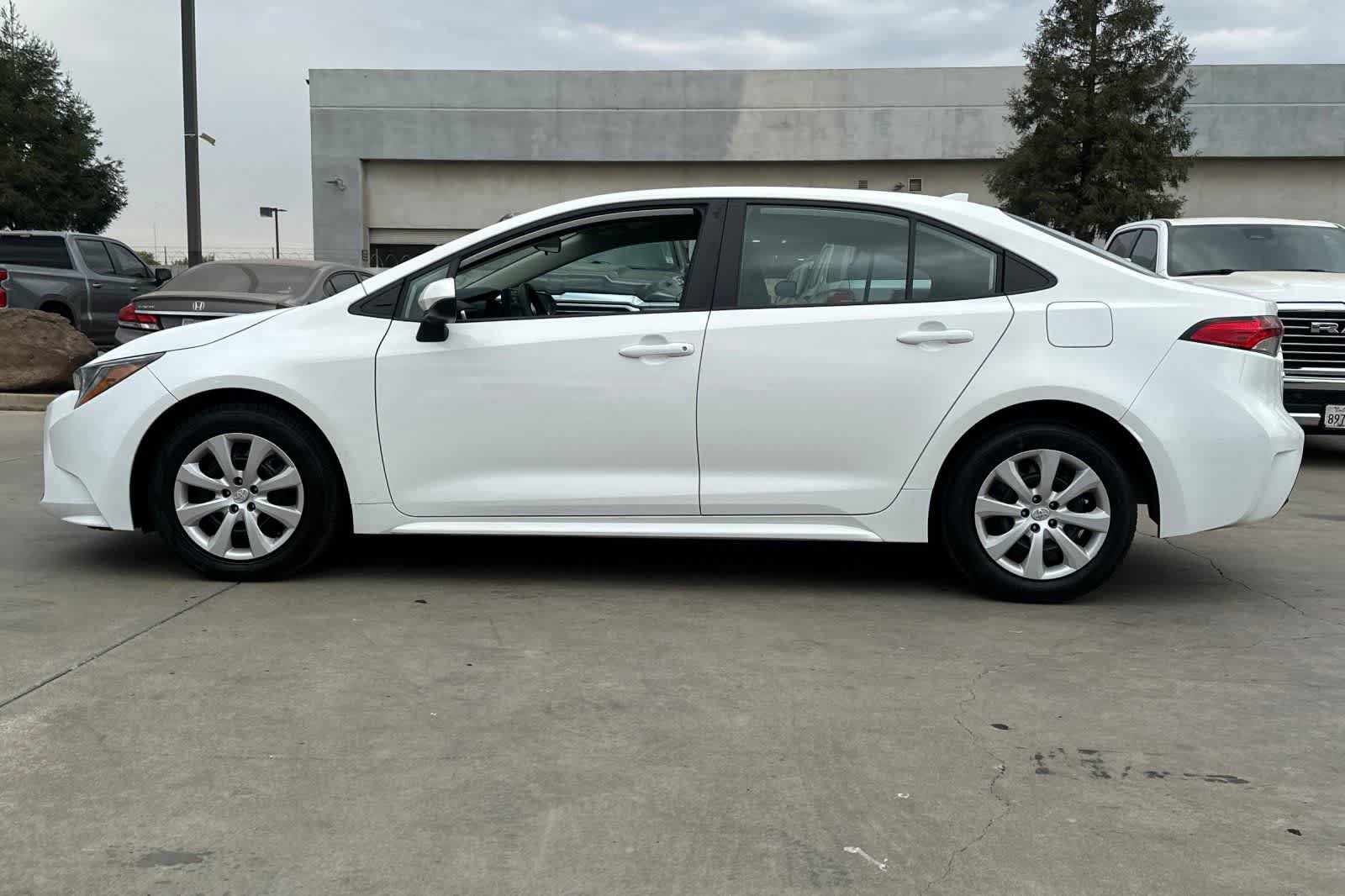 Used 2024 Toyota Corolla LE FWD image 6