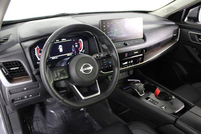Certified 2024 Nissan Rogue Platinum FWD image 19