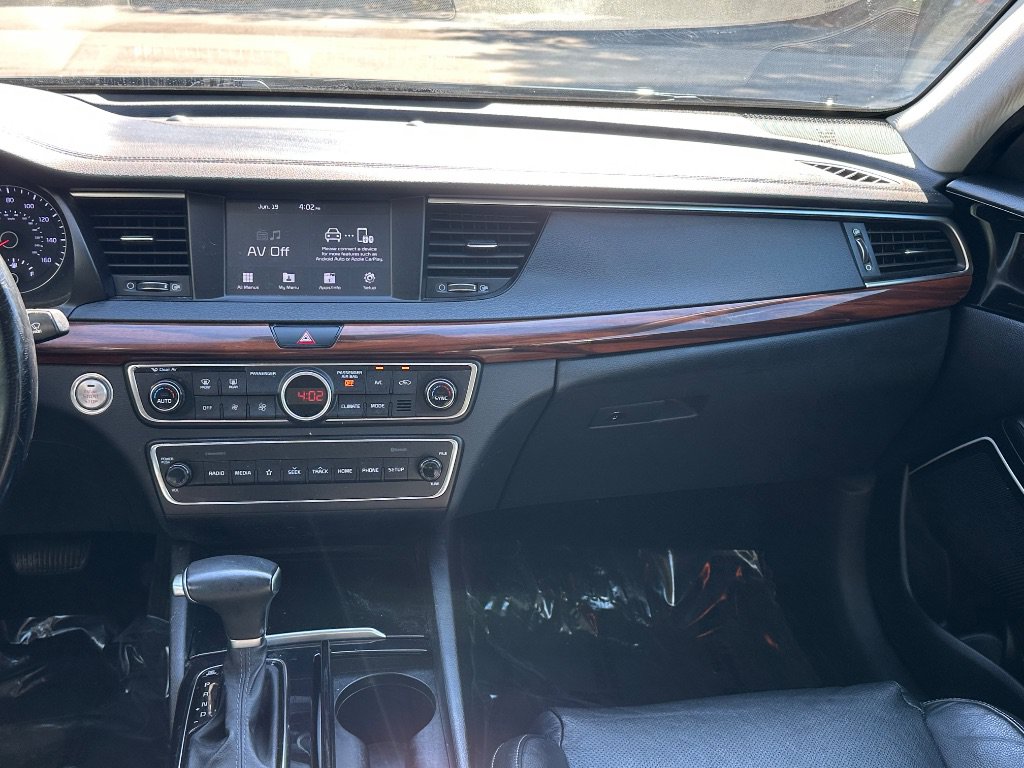 Used 2019 Kia Cadenza Premium FWD image 28