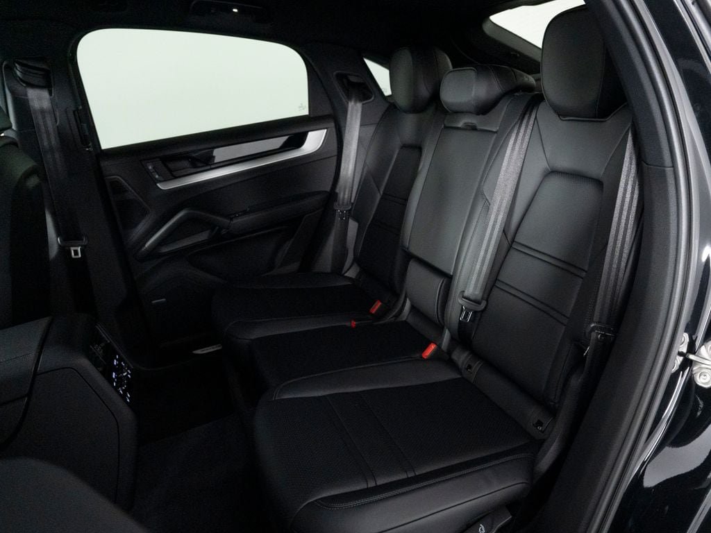 New 2026 Porsche Cayenne Coupe AWD/4WD image 40