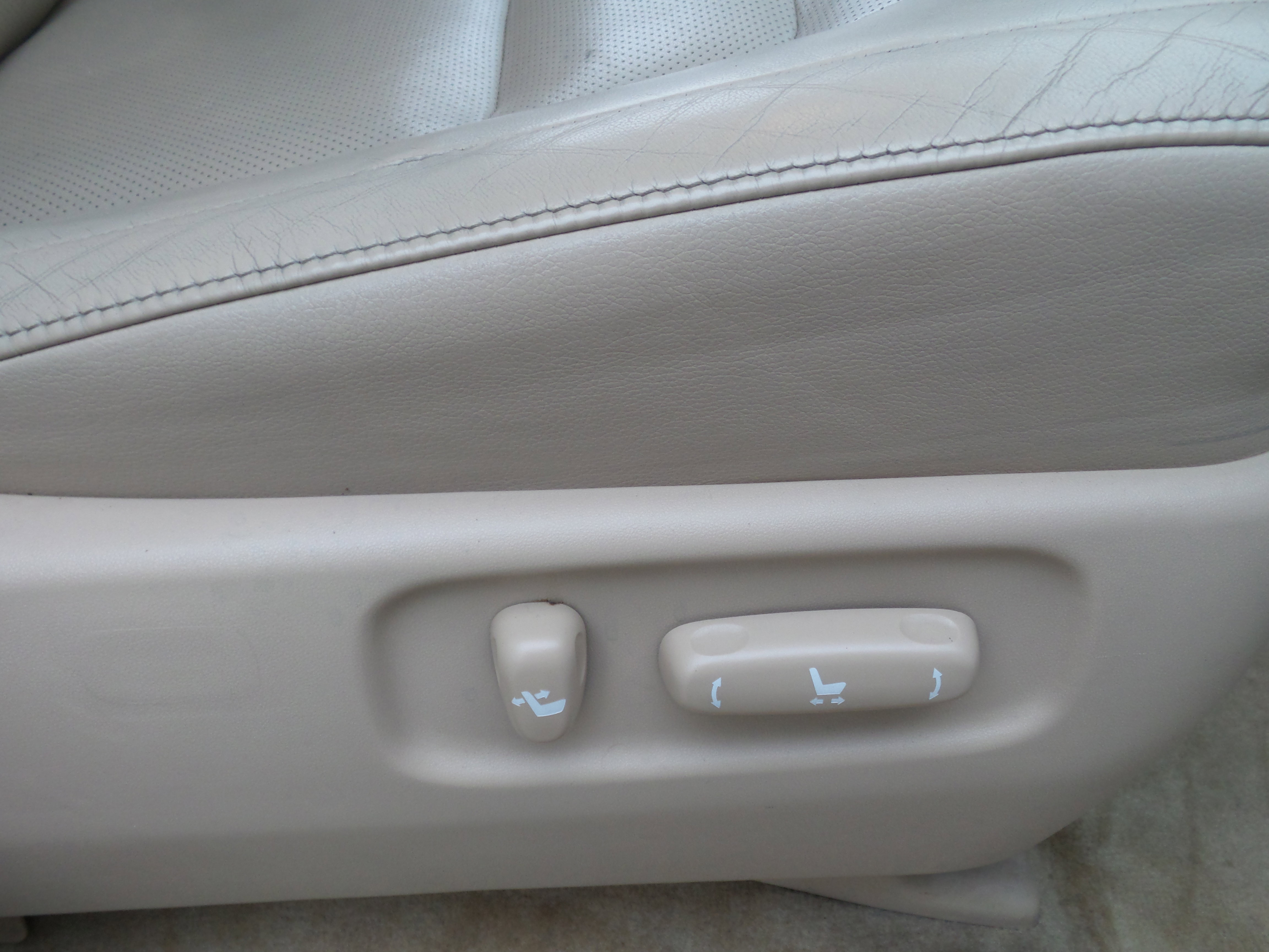 Used 2013 Toyota Land Cruiser image 49