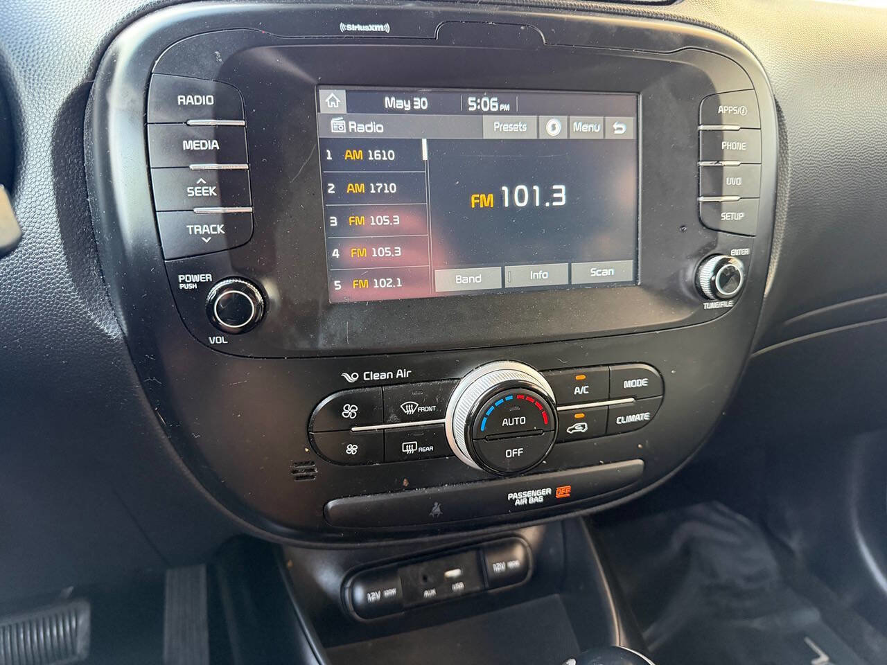 Used 2018 Kia Soul + FWD image 25