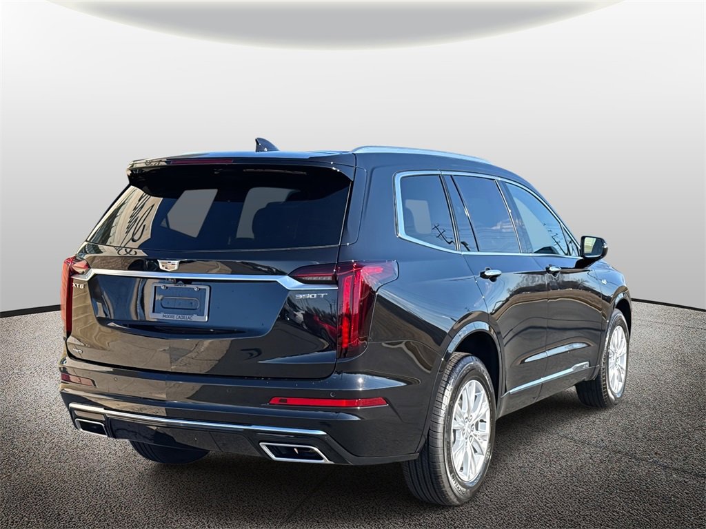 Used 2025 Cadillac XT6 Luxury image 2