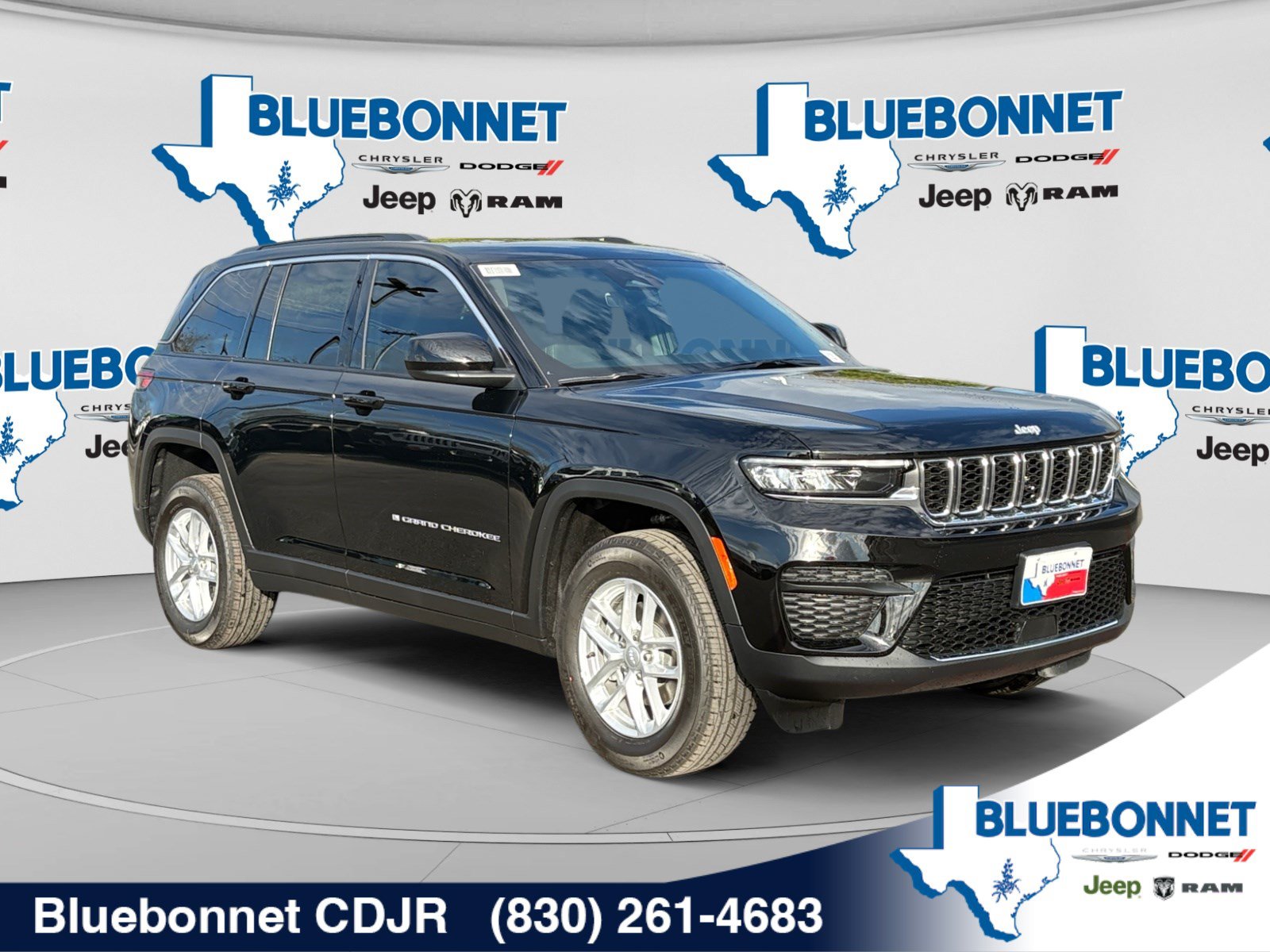 New 2026 Jeep Grand Cherokee Laredo X RWD image 3