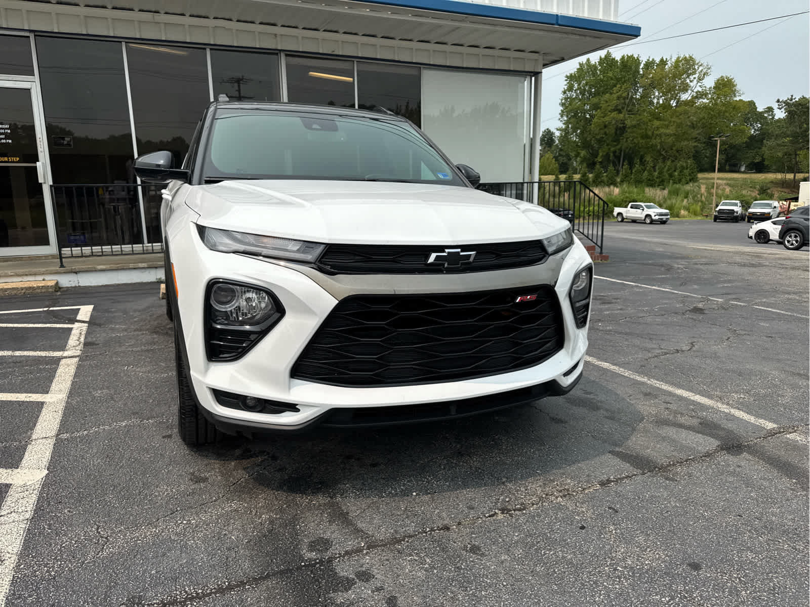 Used 2023 Chevrolet TrailBlazer RS w/ Sun and Liftgate Package AWD/4WD image 2
