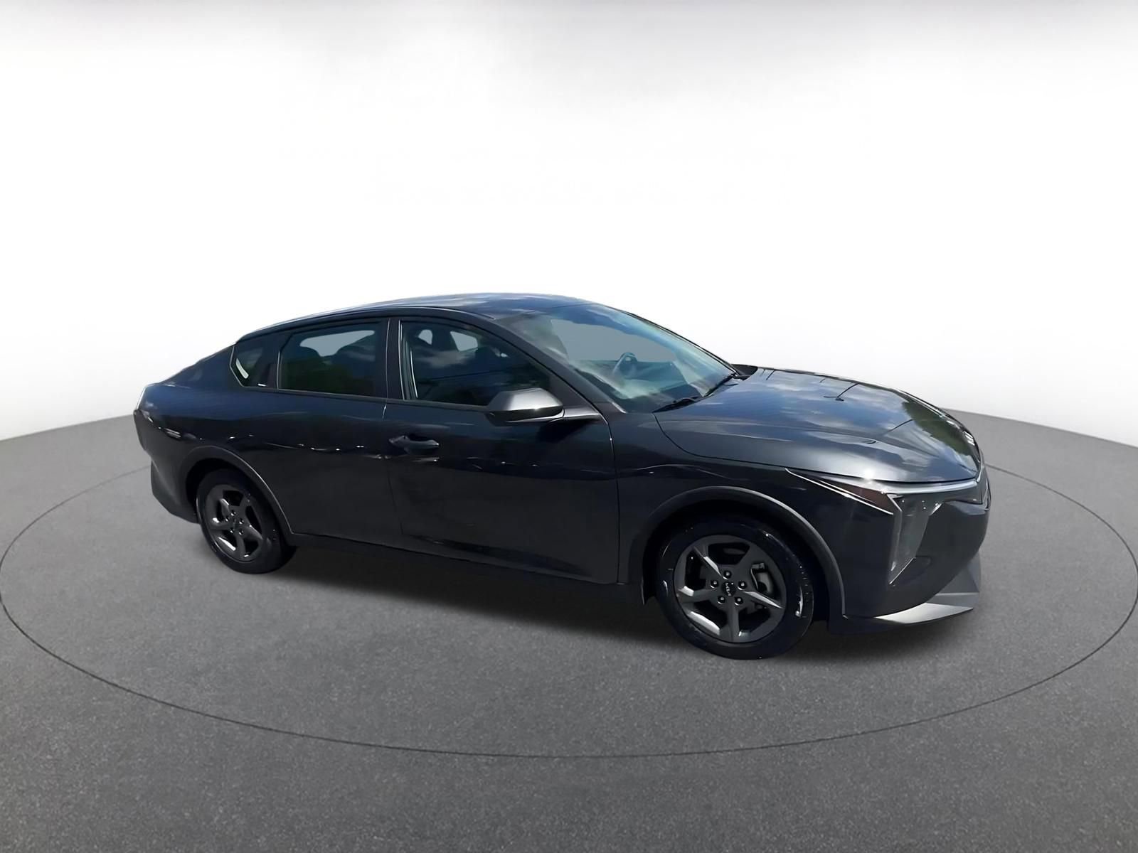 Used 2025 Kia K4 FWD image 2