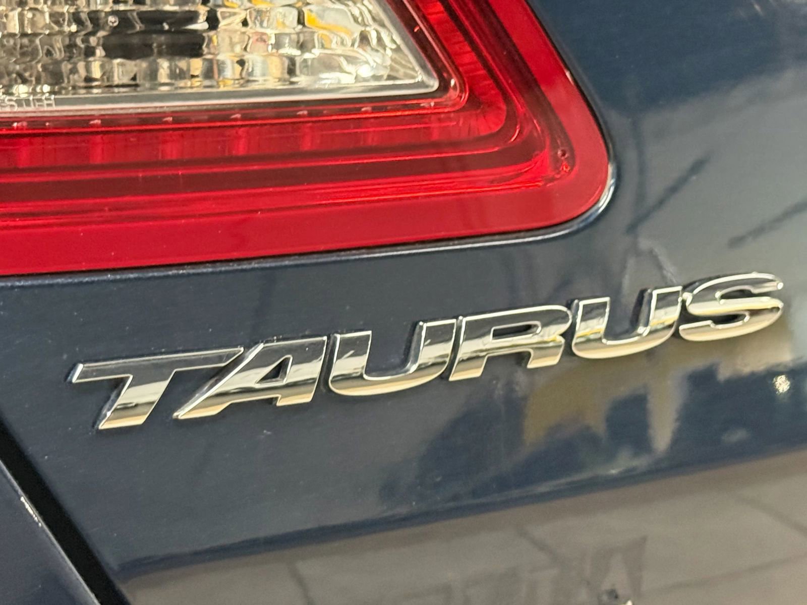 Used 2017 Ford Taurus SHO w/ Driver Assist Package image 13