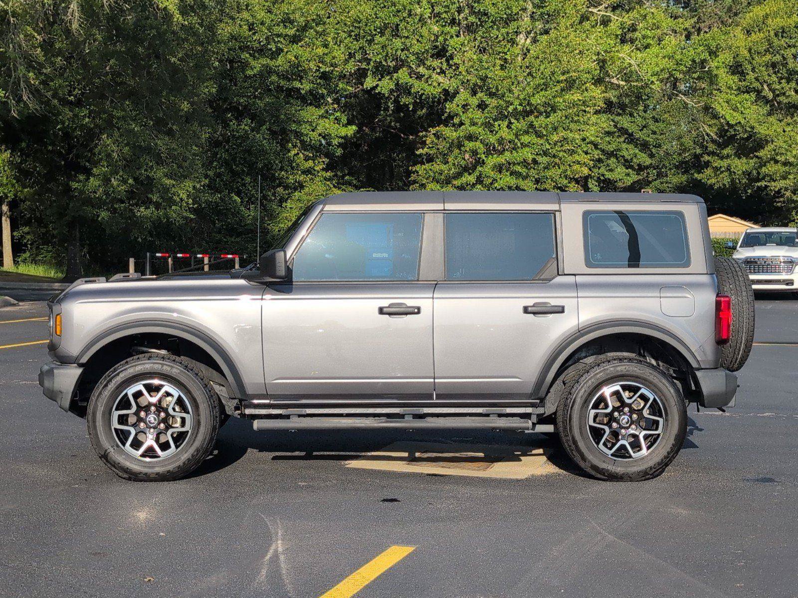 Used 2022 Ford Bronco 4-Door AWD/4WD image 2