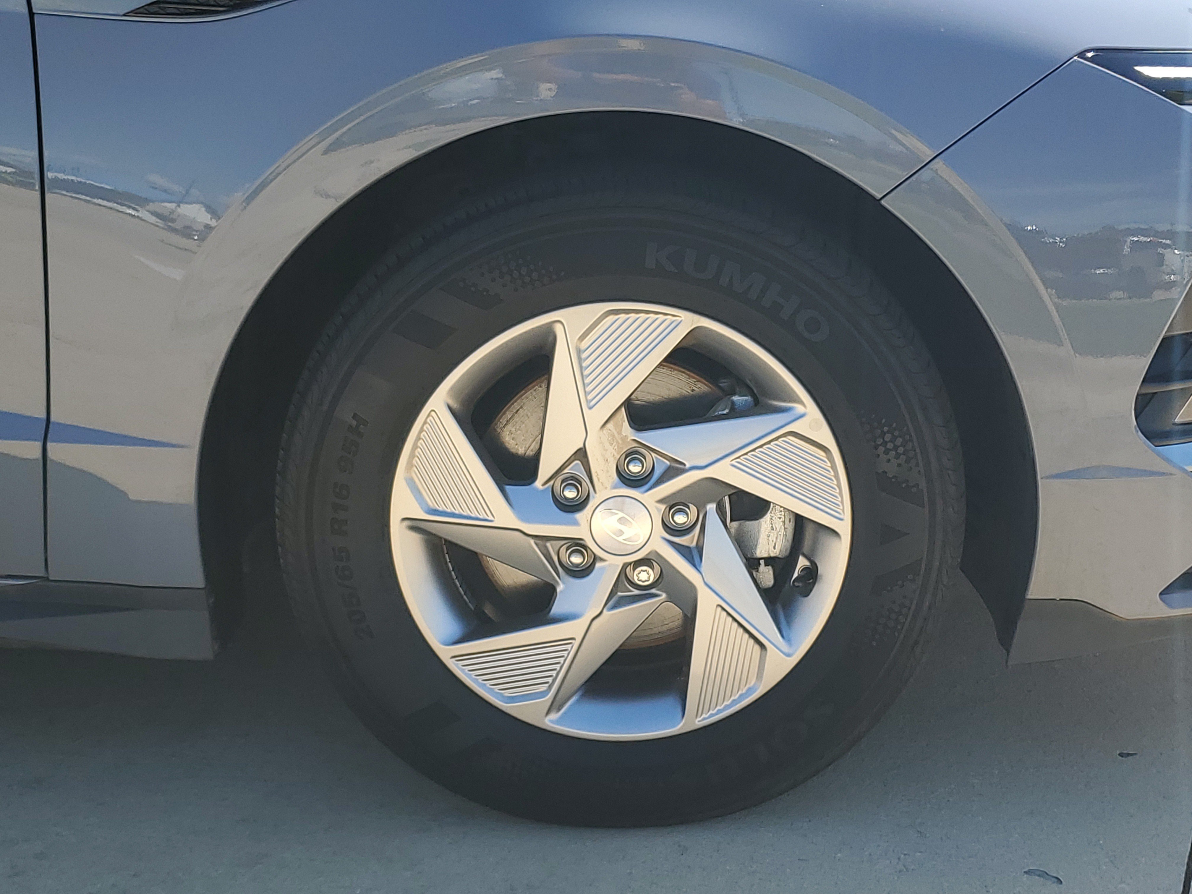 Used 2025 Hyundai Sonata SE FWD image 9