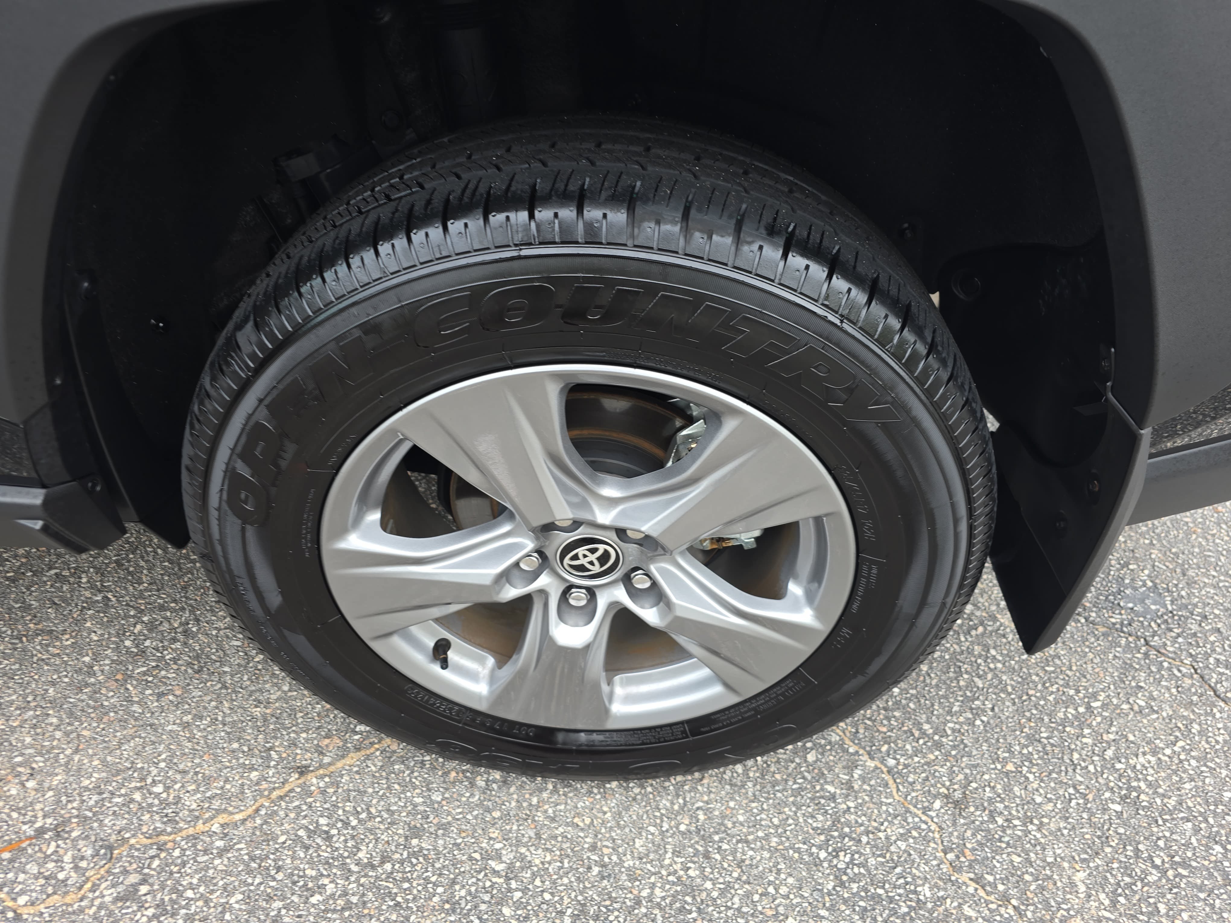 Used 2025 Toyota RAV4 XLE w/ Convenience Package FWD image 34