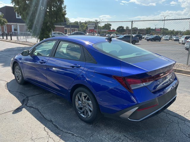 Used 2024 Hyundai Elantra SEL FWD image 7