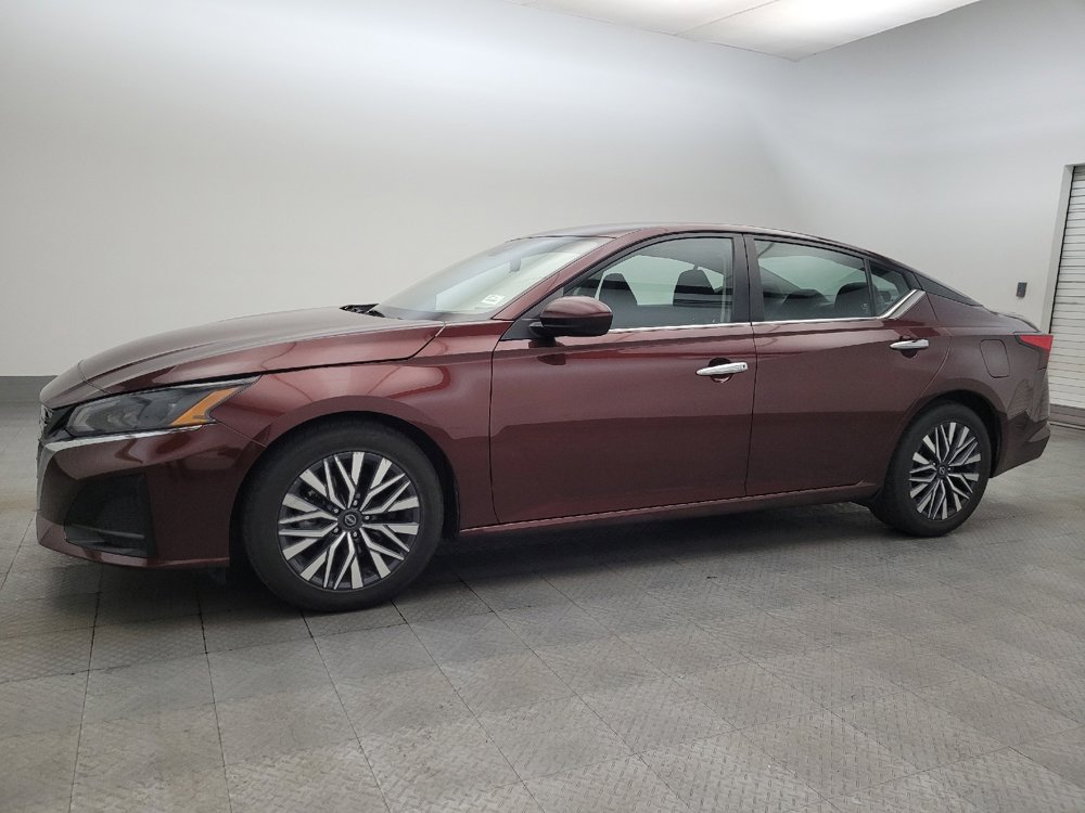 Used 2023 Nissan Altima 2.5 SV image 2