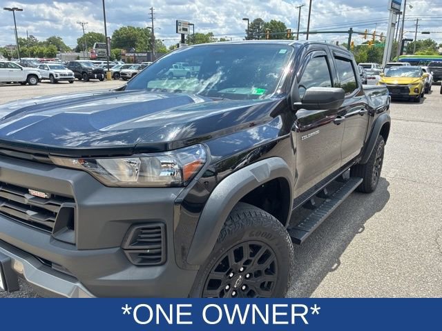 Used 2023 Chevrolet Colorado Trail Boss AWD/4WD image 2