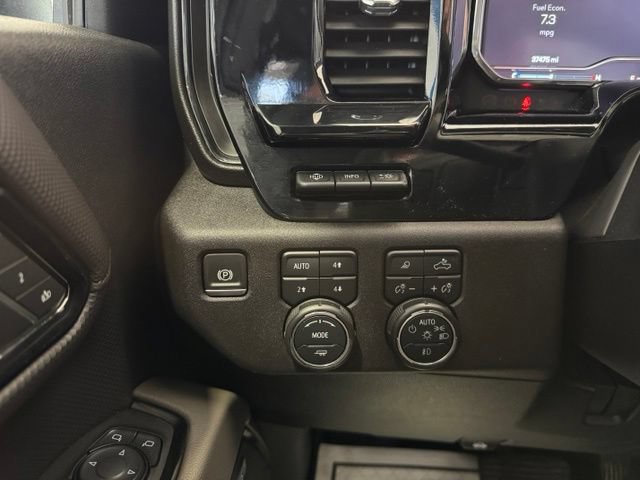 Used 2024 Chevrolet Silverado 2500 ZR2 w/ Technology Package AWD/4WD image 19