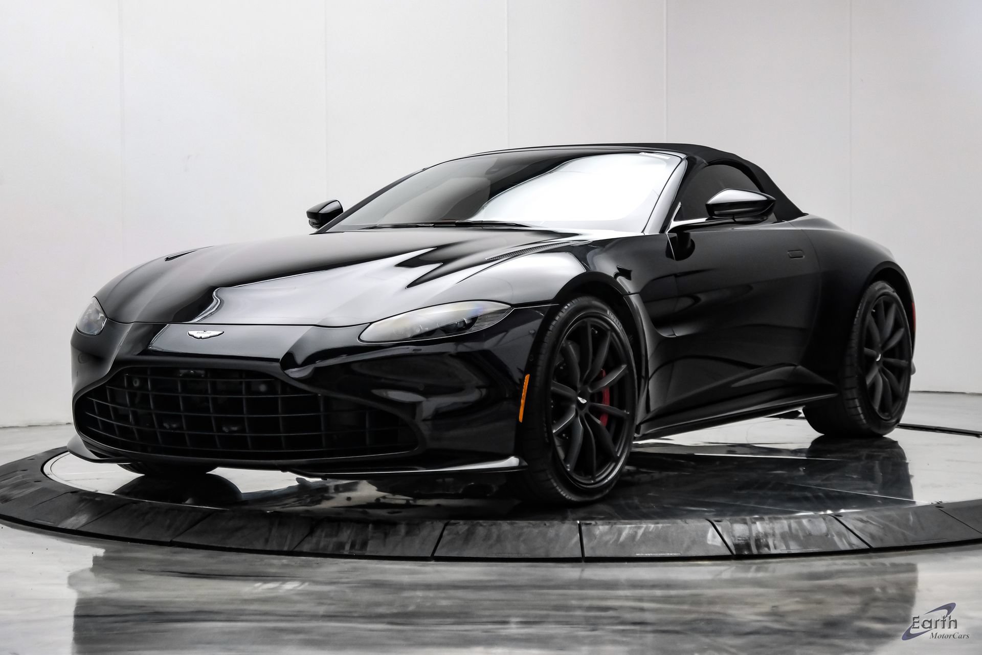 Used 2022 Aston Martin V8 Vantage Roadster RWD image 6