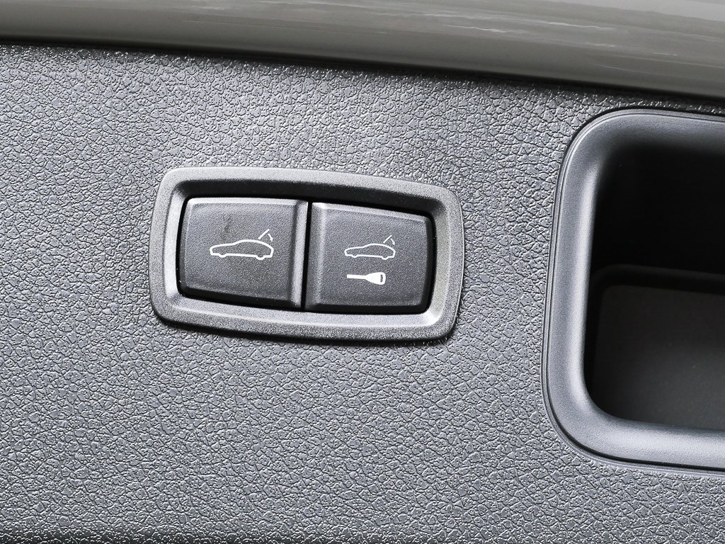 New 2026 Porsche Macan S image 33