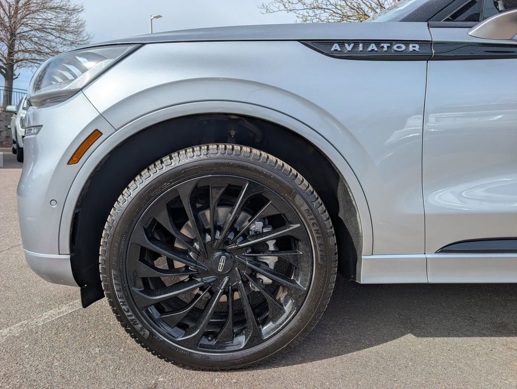Used 2023 Lincoln Aviator Reserve w/ Equipment Group 201A AWD/4WD image 11