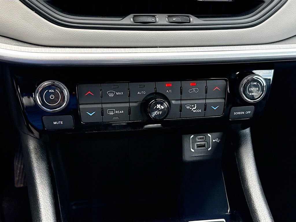 Used 2026 Jeep Compass Limited image 15