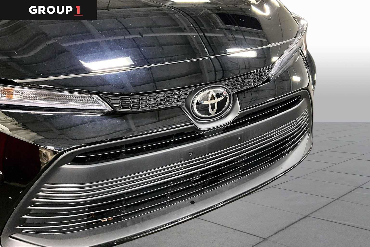 Certified 2025 Toyota Corolla LE FWD image 30