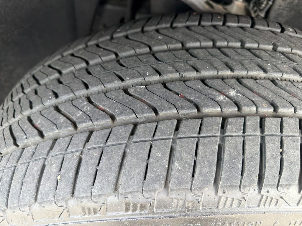 Used 2025 GMC Yukon Denali w/ Denali Reserve Package image 15