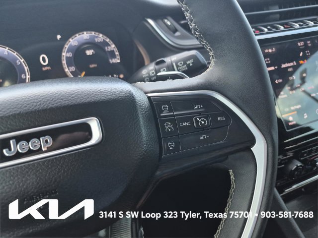 Used 2023 Jeep Grand Cherokee L Laredo AWD/4WD image 33