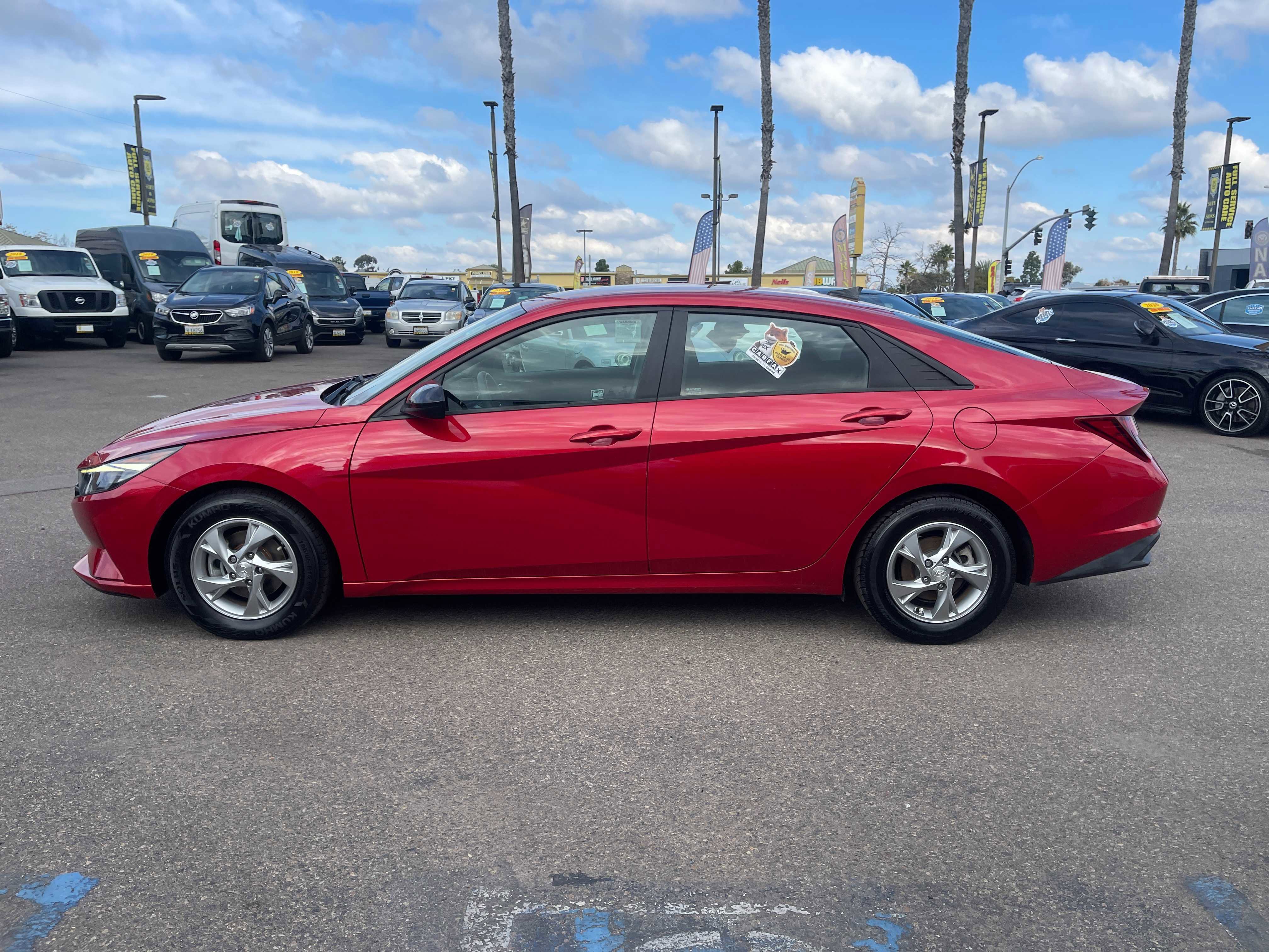 Used 2021 Hyundai Elantra SE FWD image 6