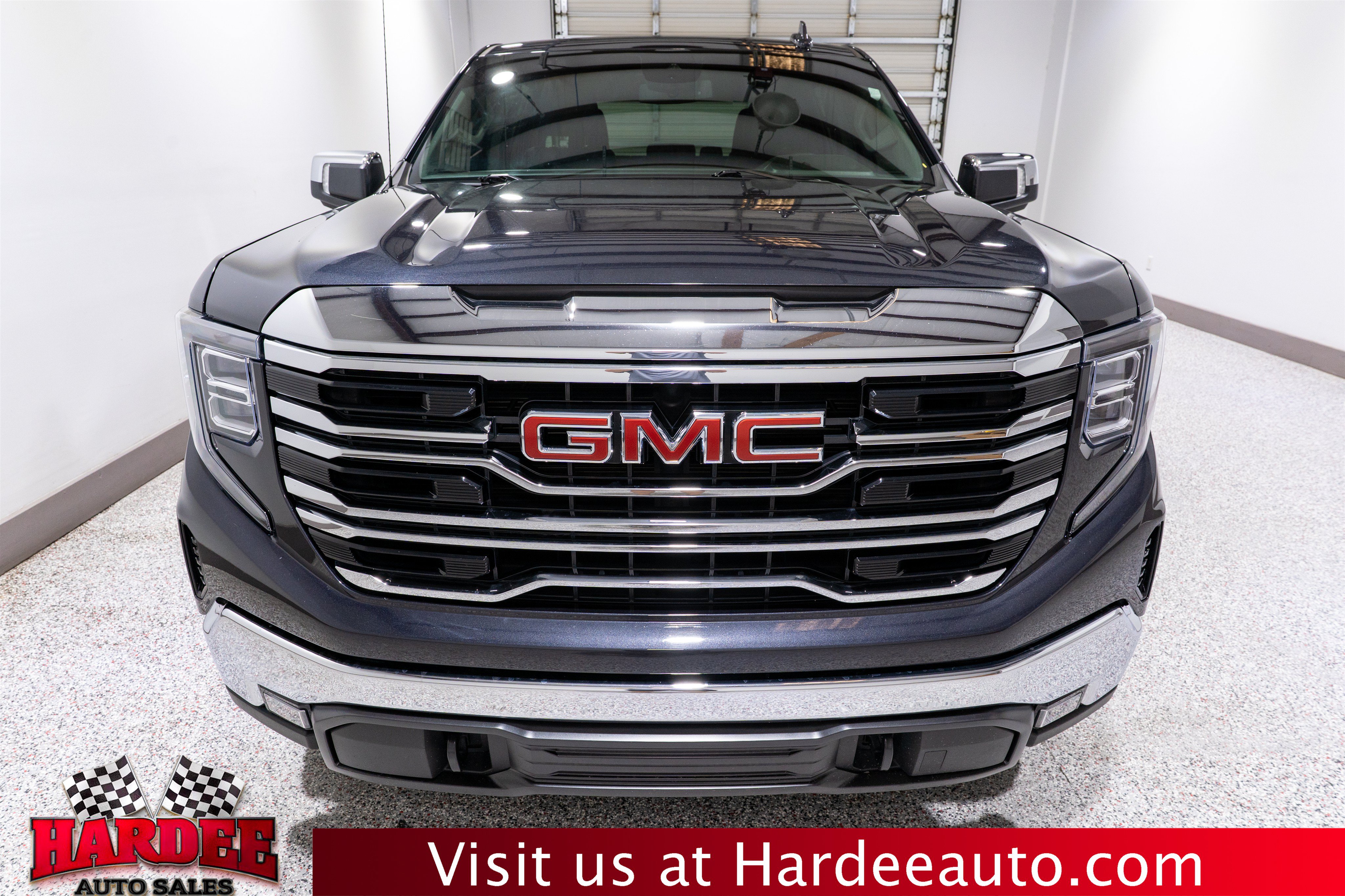 Used 2025 GMC Sierra 1500 SLT AWD/4WD image 7