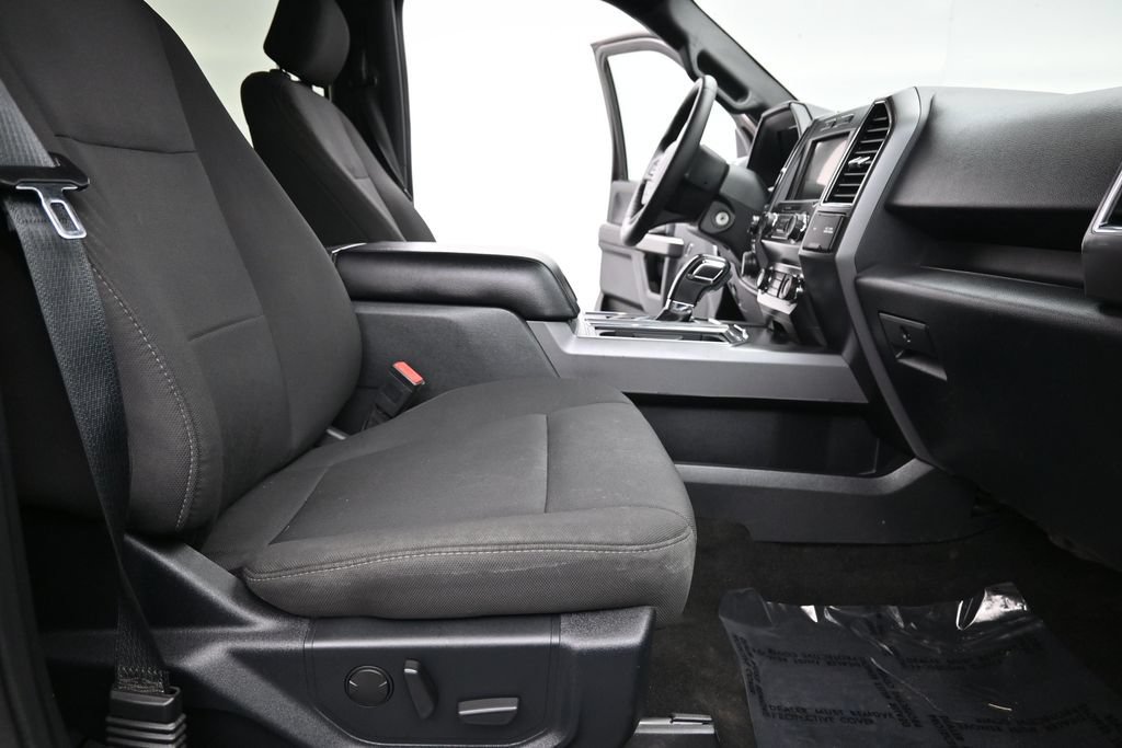 Used 2019 Ford F150 XLT w/ Equipment Group 302A Luxury AWD/4WD image 19