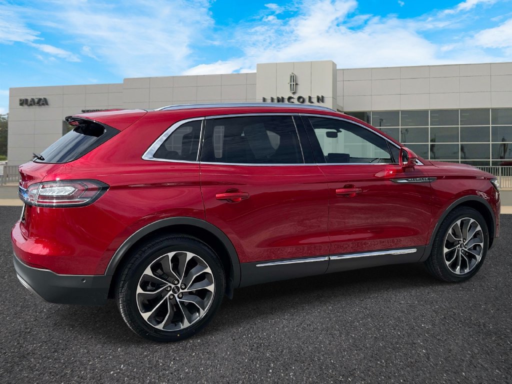 Used 2021 Lincoln Nautilus Reserve w/ Equipment Group 201A AWD/4WD image 3