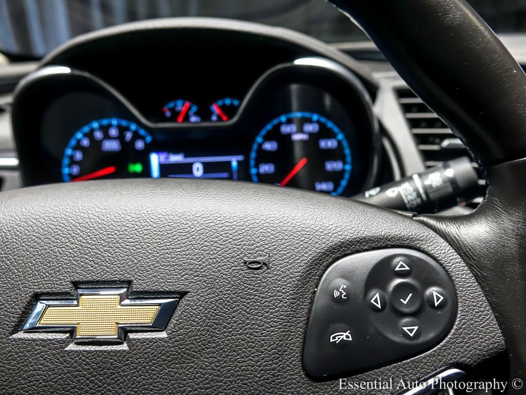 Used 2017 Chevrolet Impala LT w/ Convenience Package image 18