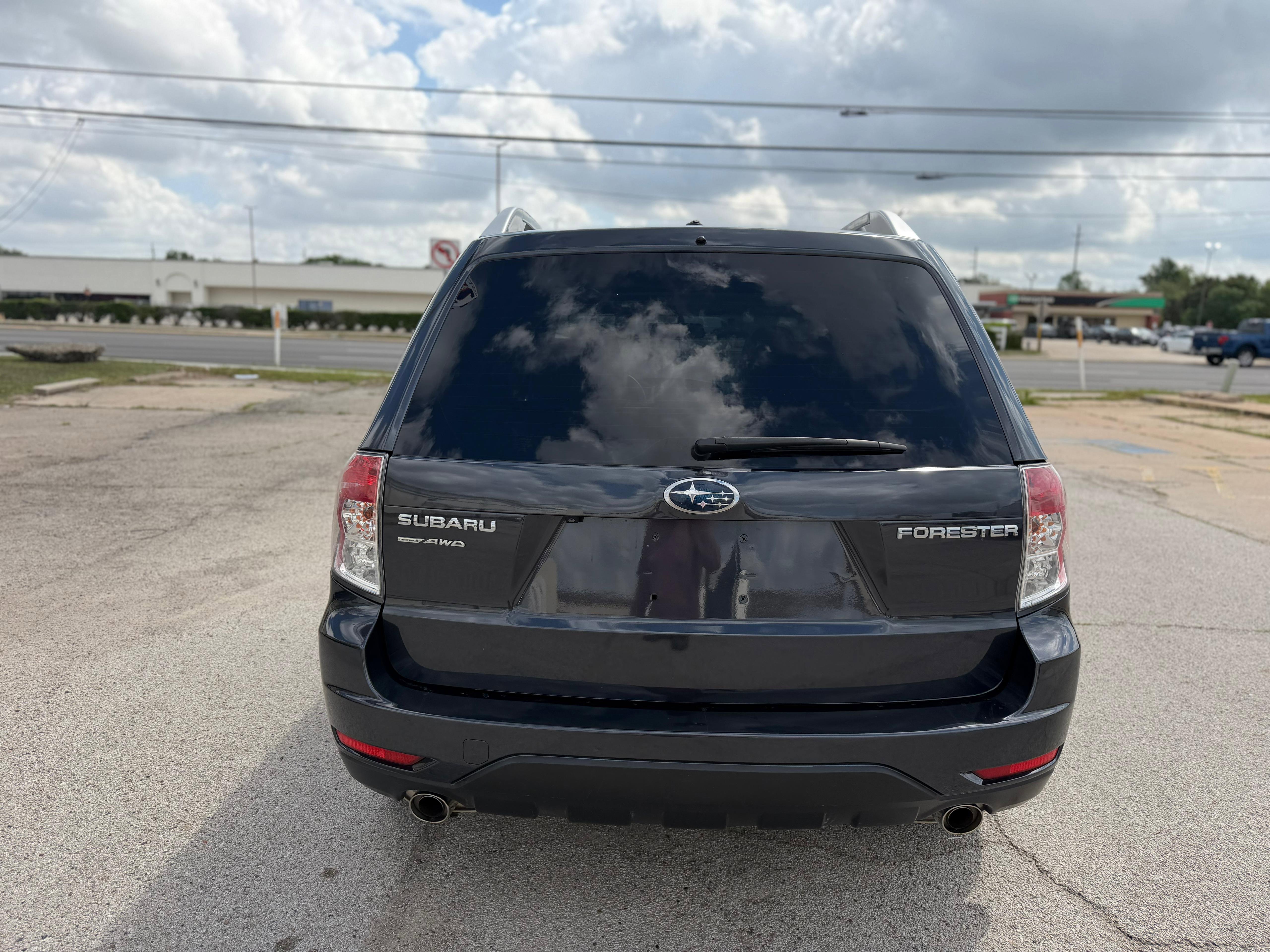 Used 2013 Subaru Forester 2.5X Touring AWD/4WD image 9