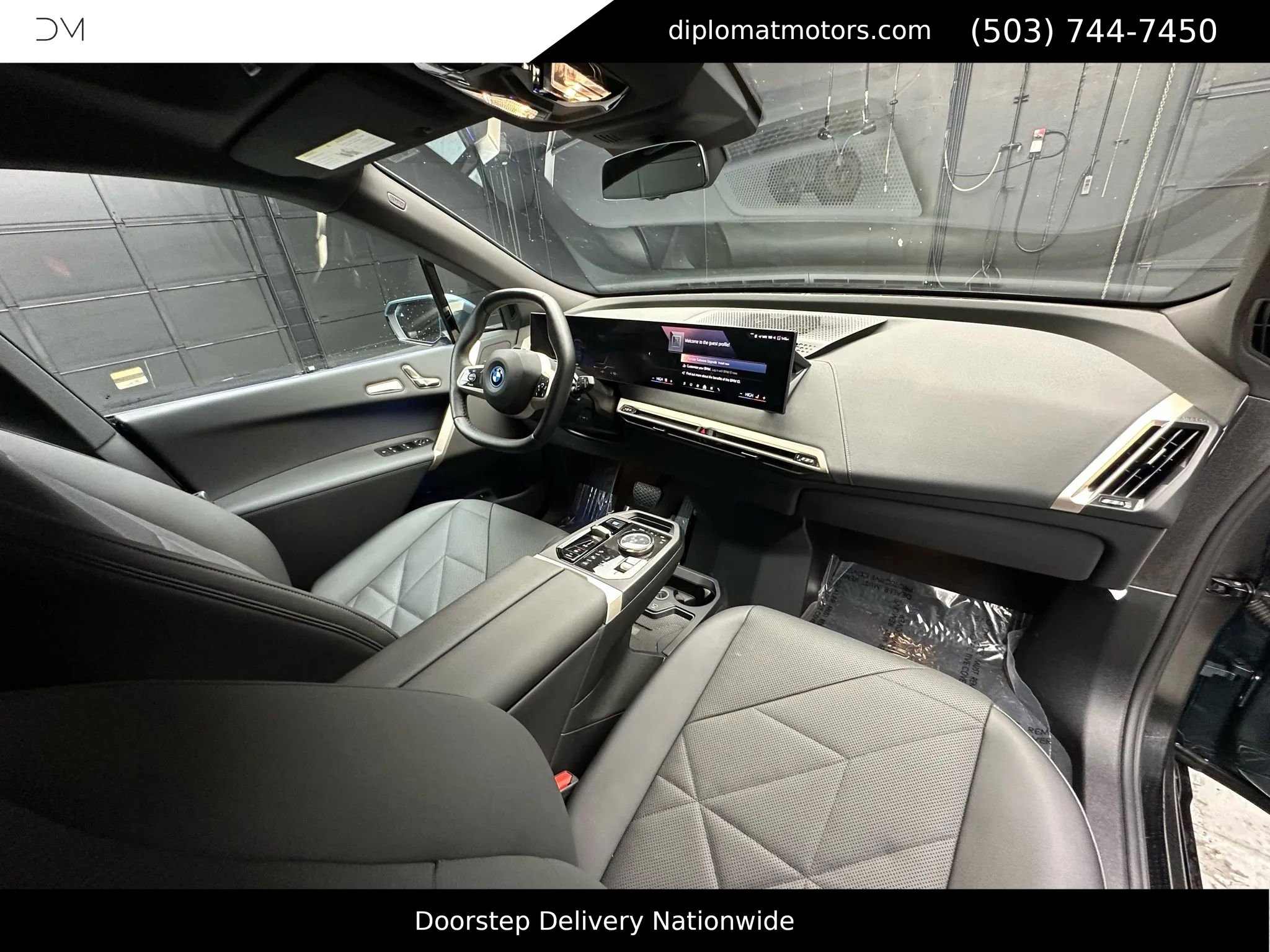 Used 2025 BMW iX xDrive50 w/ Premium Package image 18