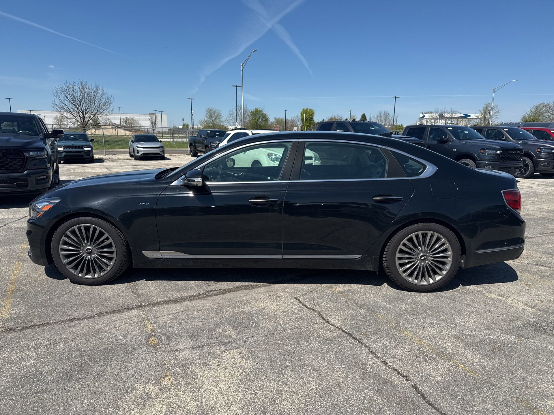 Used 2019 Kia K900 Luxury w/ VIP Package image 9