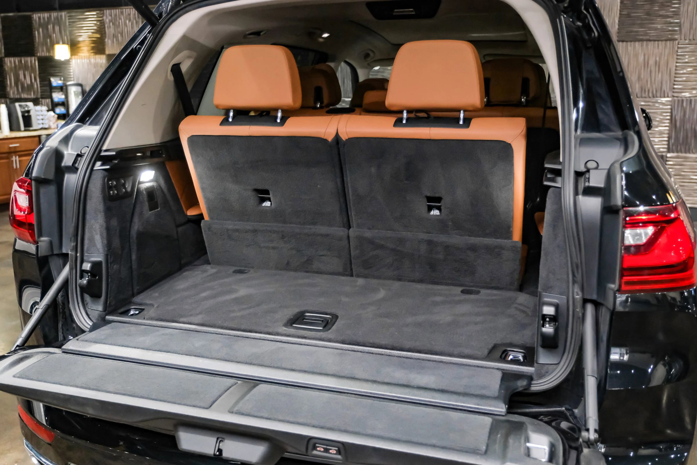 Used 2019 BMW X7 xDrive50i w/ Premium Package image 50