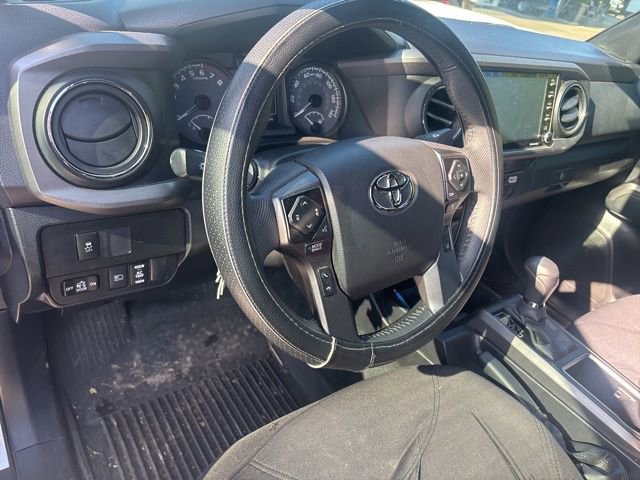 Used 2023 Toyota Tacoma TRD Off-Road AWD/4WD image 5